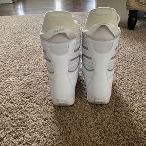 Ladies Burton Snowboard Boots - Size 9